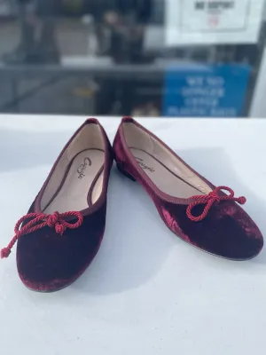 Capezio Velvet Flats 40