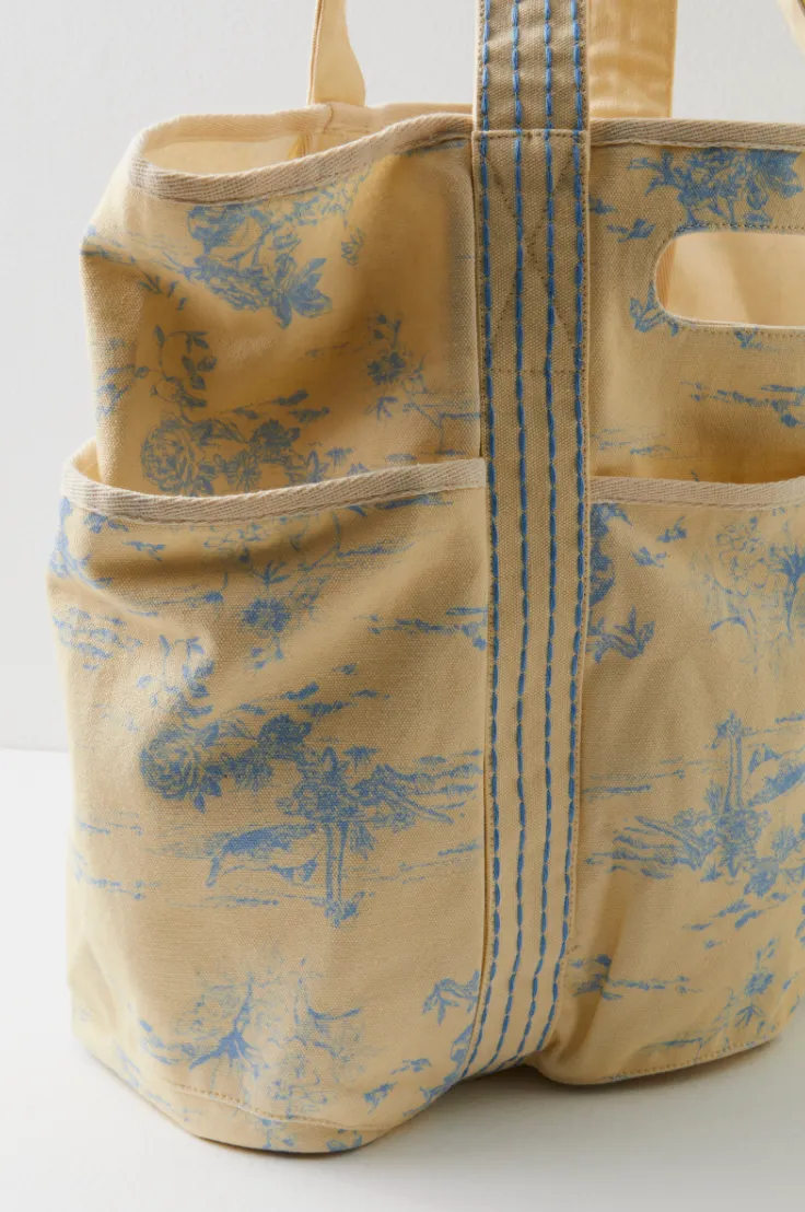 FREE PEOPLE PRINTED CARAVAN TOTE IN TOILLE